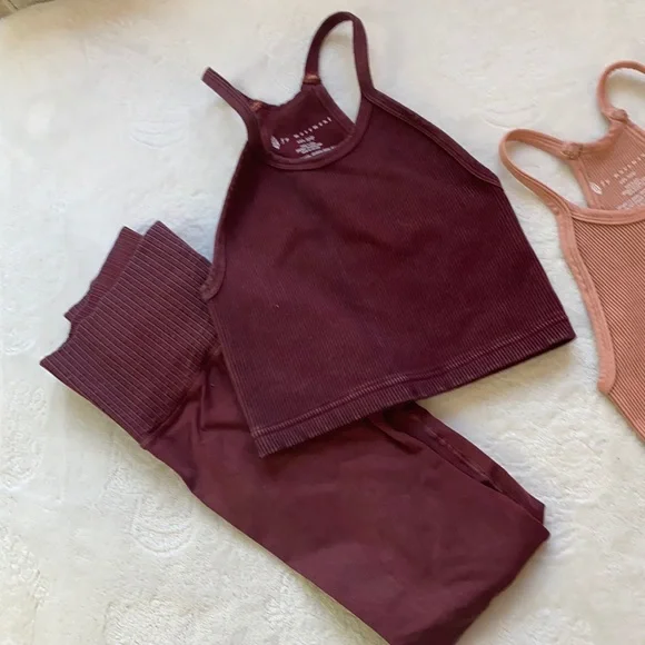 COPY - 🌺free people good karma legging happiness run set - Picture 6 of 10